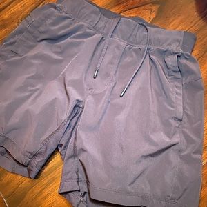 Lululemon men’s pacebreaker lined shorts